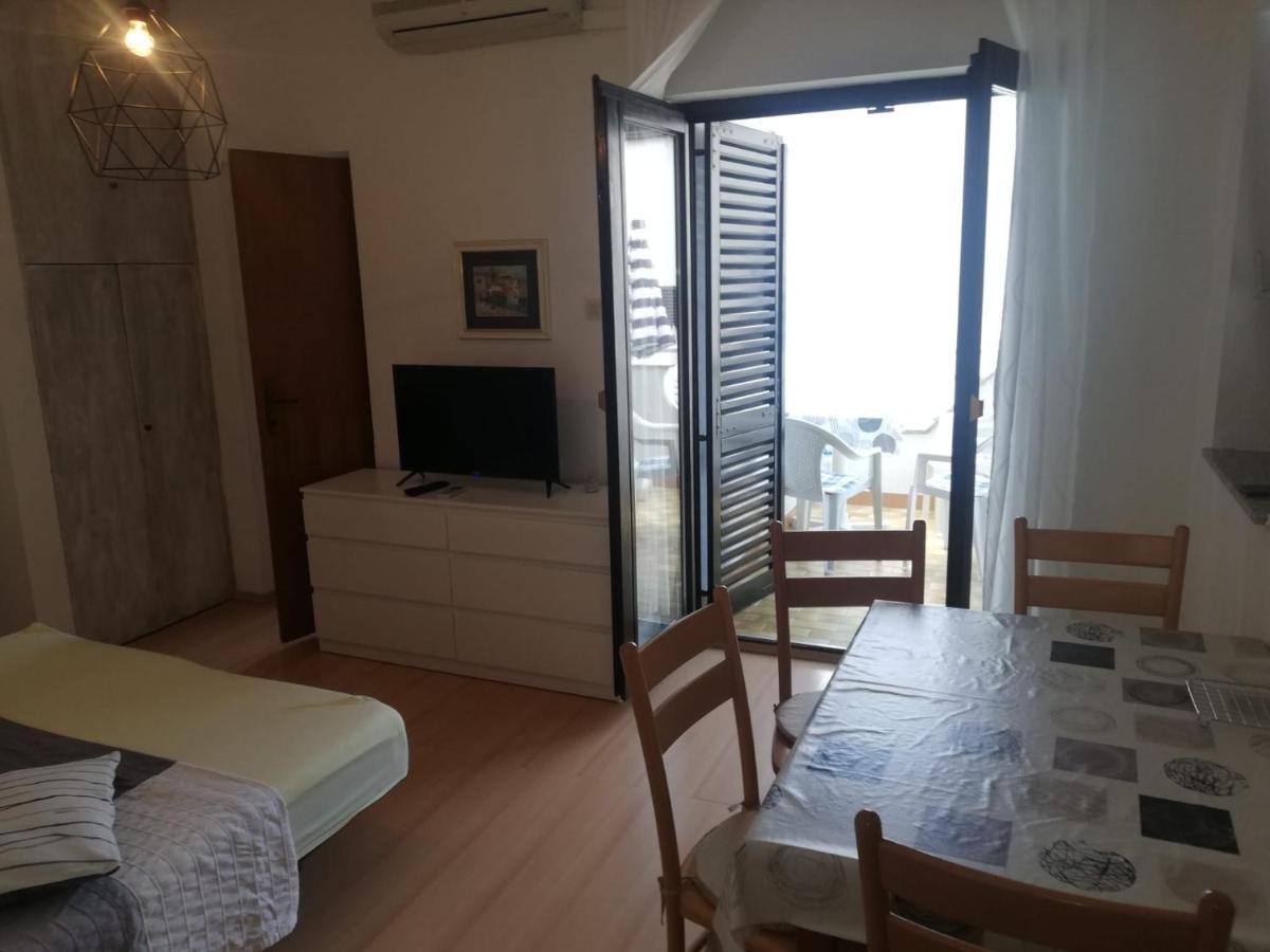 Iva/Sepac 1 Apartamento Krk Town Exterior foto